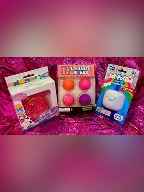 (1) NEEDOH DOHNUT HOLES (1) JET-PUFFED SQUISHI SCENTED TOY (1) SLIMYGLOOP GELS